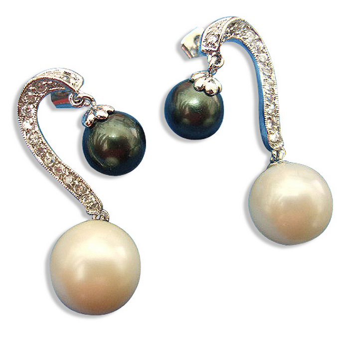 【小樂珠寶】正圓南洋深海貝珍珠耳環(喜酒最美款)