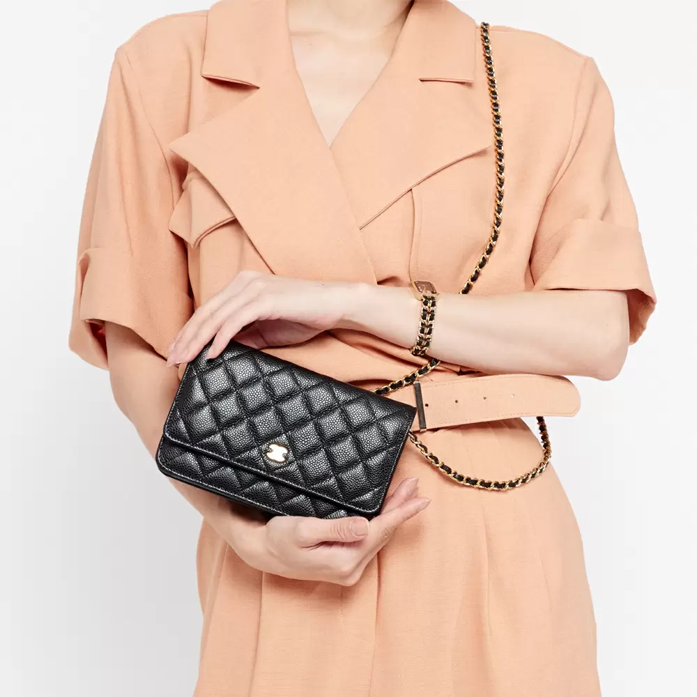 CHANEL 經典WOC鏈帶手拿斜背包