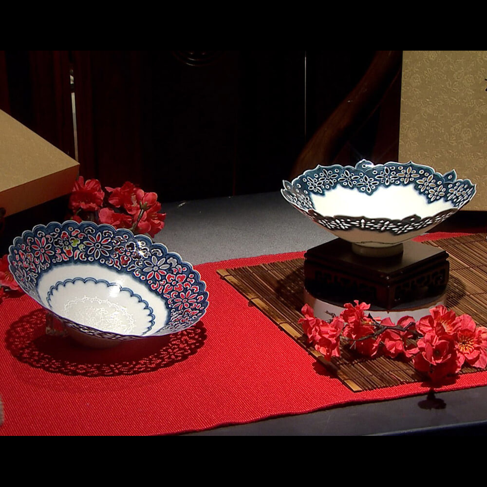 存仁堂精品典藏透雕青花薄胎碗x2